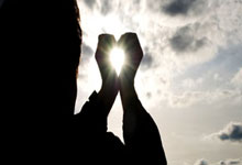 港股异动 | 碳酸锂供应端消息扰动持续 赣锋锂业(01772)跌近4% 天齐锂业(09696)跌超2%