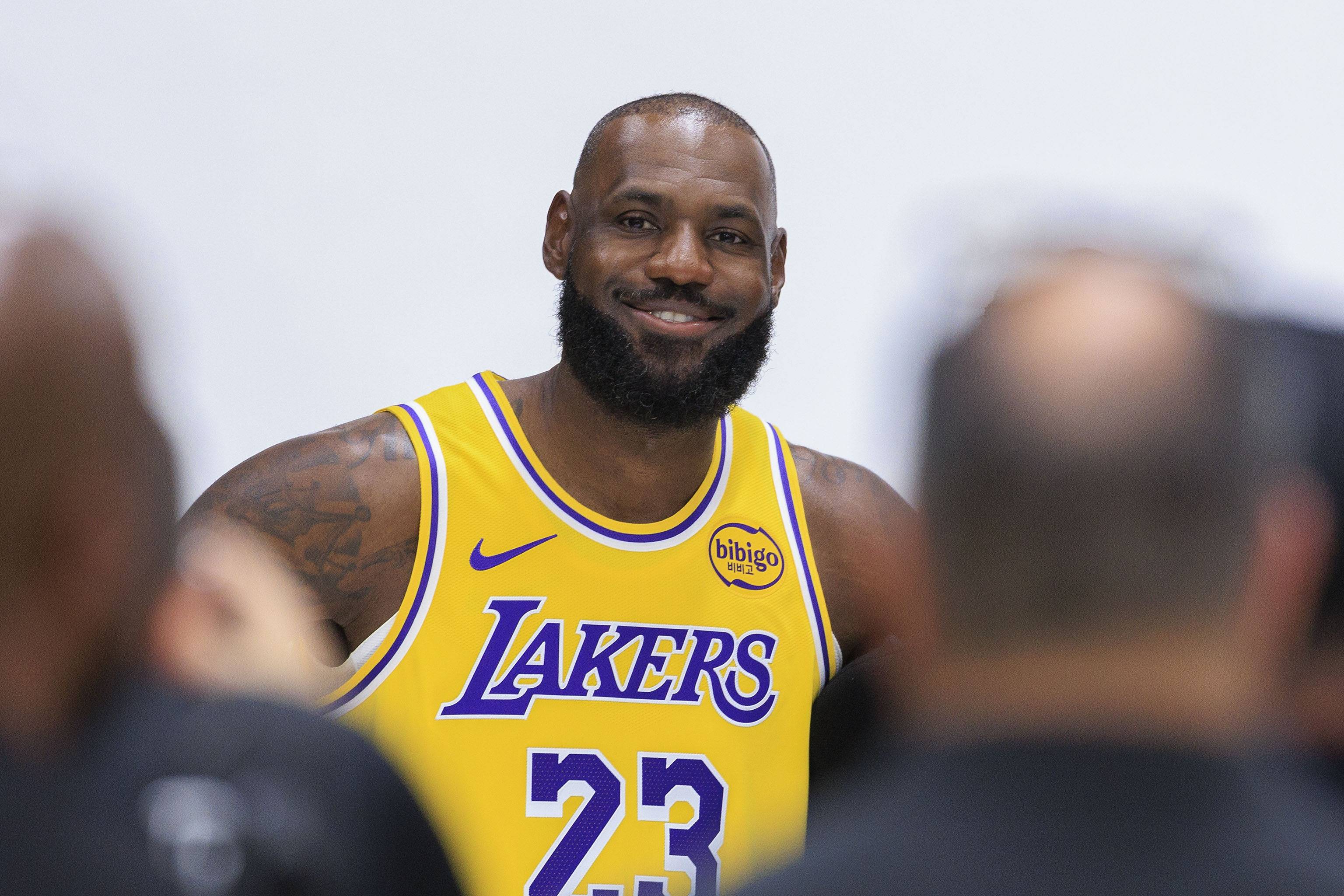 马霍姆斯：科比强于库里不如詹姆斯！詹姆斯和乔丹待定！