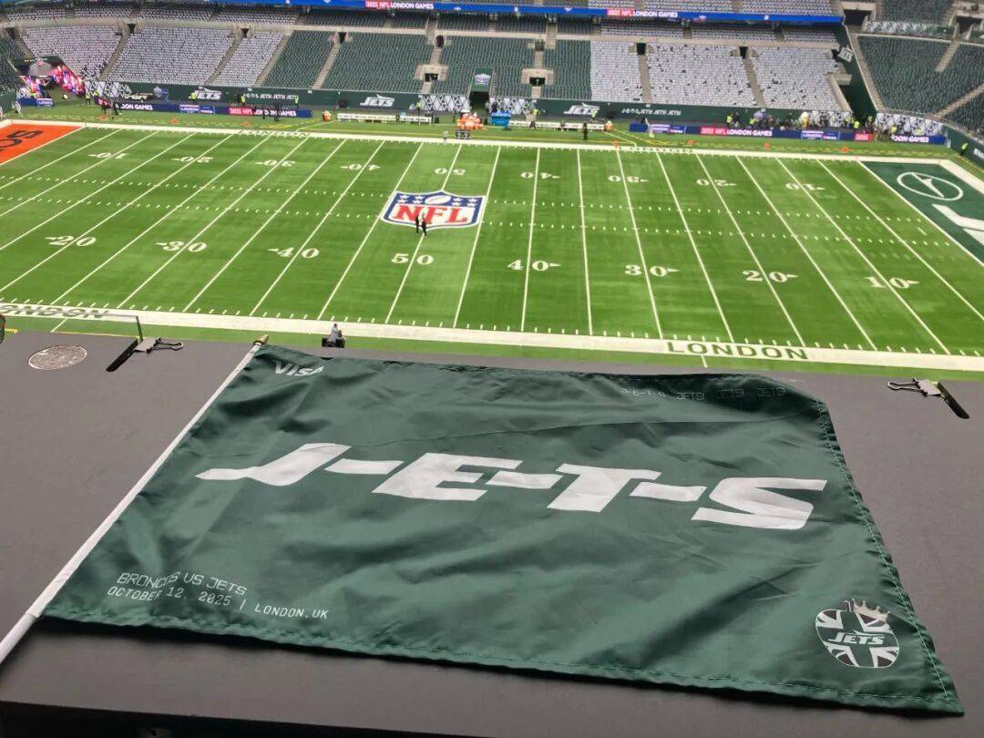 热刺球场为NFL铺设人造草坪，但球员更偏爱天然草