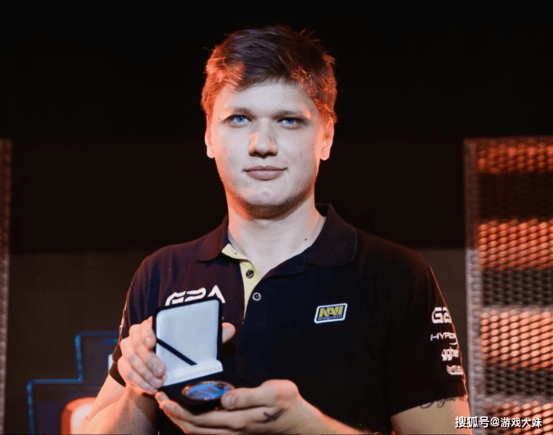 电竞圈出现离谱事件，选手比赛时突然缺席，跑去参加DOTA2比赛