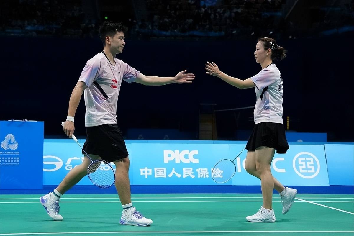 全运会羽毛球赛结束 雅思圆满落幕 翁泓阳男单夺冠 王昶男双丢冠